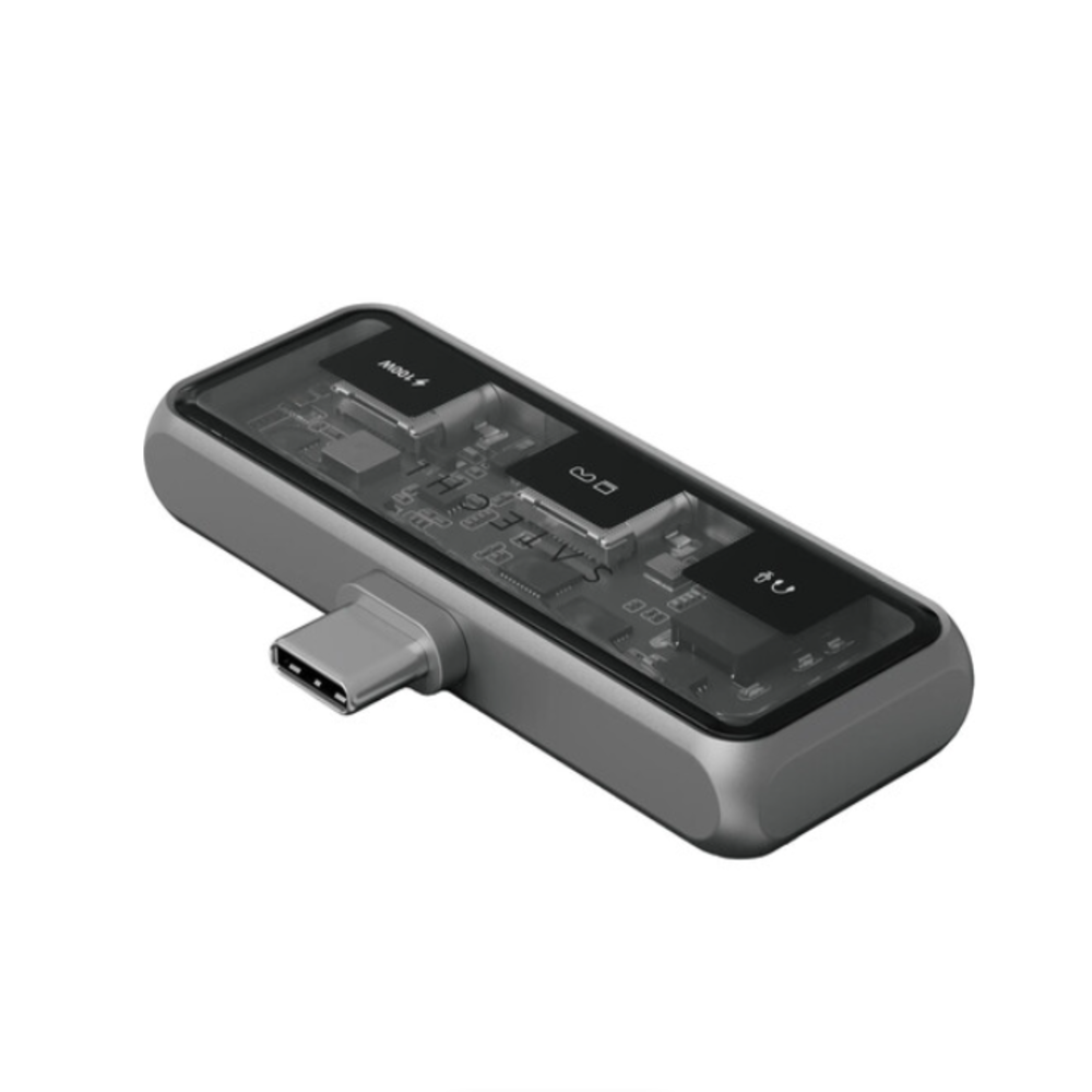 Mobile XR Hub with Audio Cables
